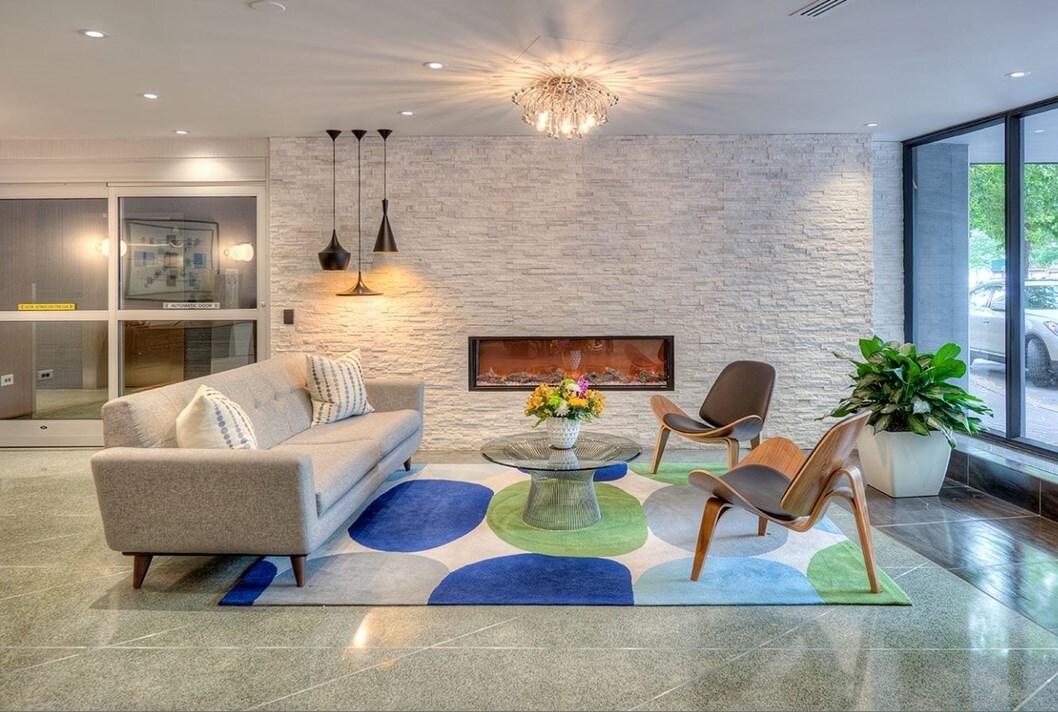 1355 N Lake Shore Dr in Chicago, IL - Building Photo