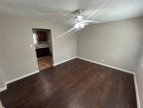 427 NE 38th St in Grand Prairie, TX - Building Photo - Building Photo