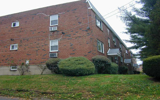 160 Reed Rd Apartments