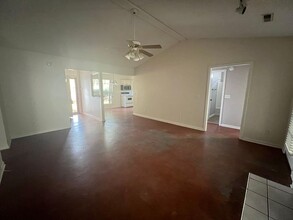 1720 S Nicole Pl in Charleston, SC - Building Photo - Building Photo