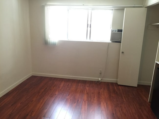 530 Veteran Ave in Los Angeles, CA - Building Photo - Building Photo