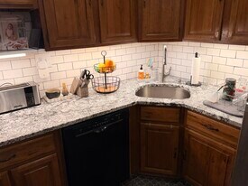 1037 N Damen Ave, Unit First Floor in Chicago, IL - Building Photo