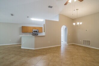 3192 Carlotta Road in Middleburg, FL - Foto de edificio - Building Photo