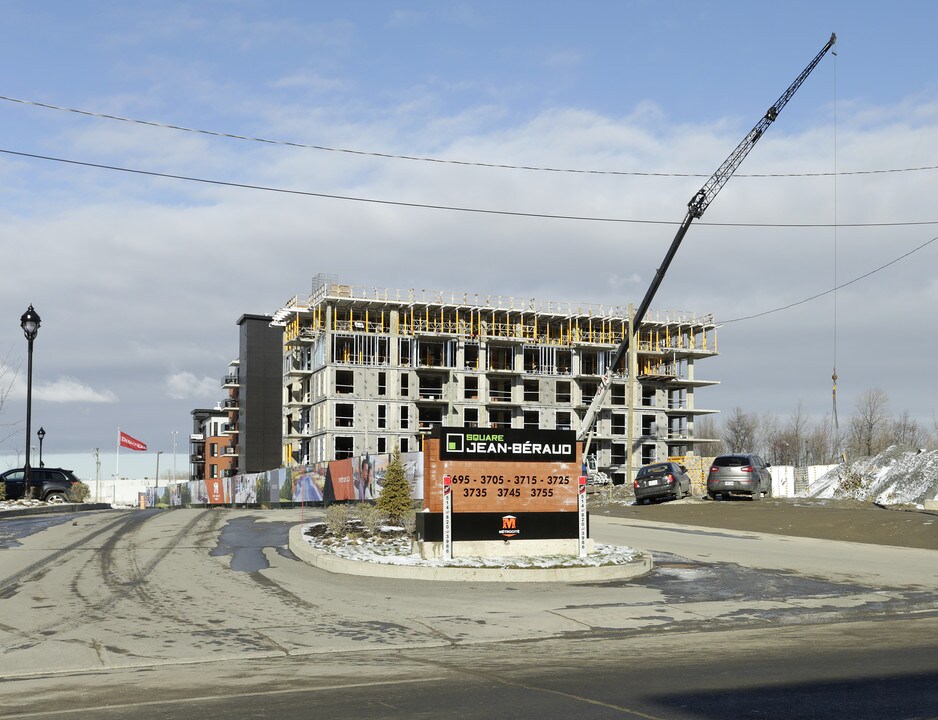 3695 Jean-Béraud in Laval, QC - Building Photo