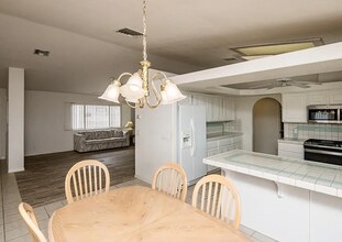 1471 McCulloch Blvd N in Lake Havasu City, AZ - Building Photo - Building Photo