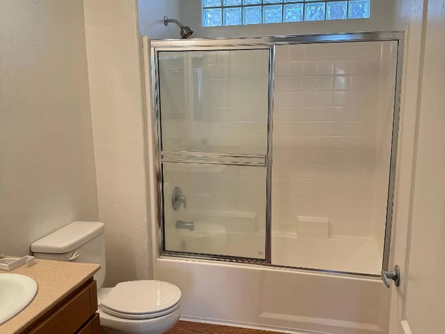 4060 Glencoe Ave in Marina Del Rey, CA - Foto de edificio - Building Photo