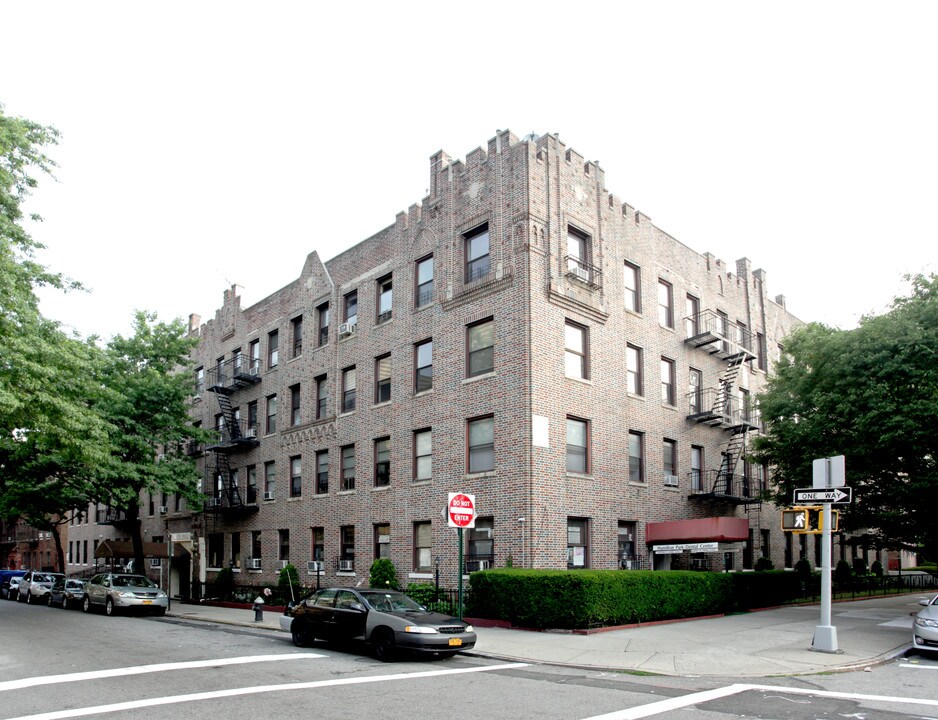 565 85th St in Brooklyn, NY - Building Photo