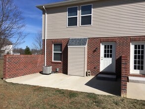 4168 Otter Creek Dr in Amelia, OH - Foto de edificio - Building Photo