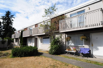 Burien Continental Apartments in Burien, WA - Building Photo - Building Photo