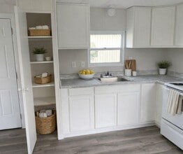 1250 Lakeview Dr in DeLand, FL - Building Photo - Building Photo