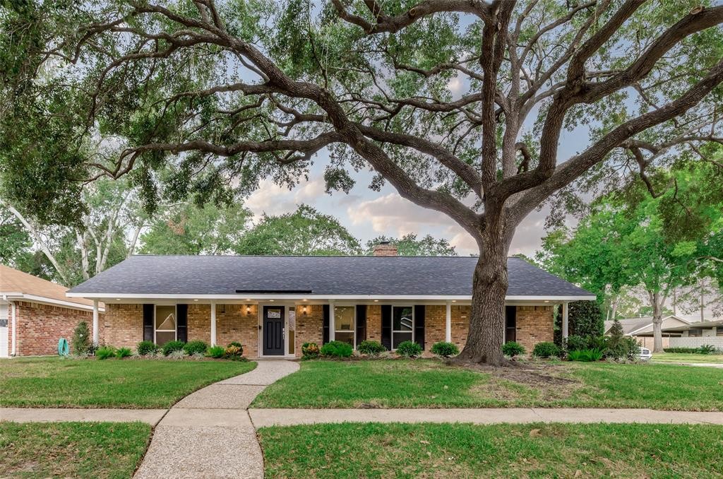 1010 Thornton Rd in Houston, TX - Building Photo