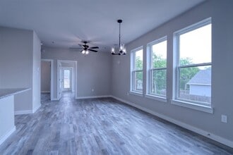 201 E 5th St, Unit TBD201 in Ferris, TX - Building Photo - Building Photo