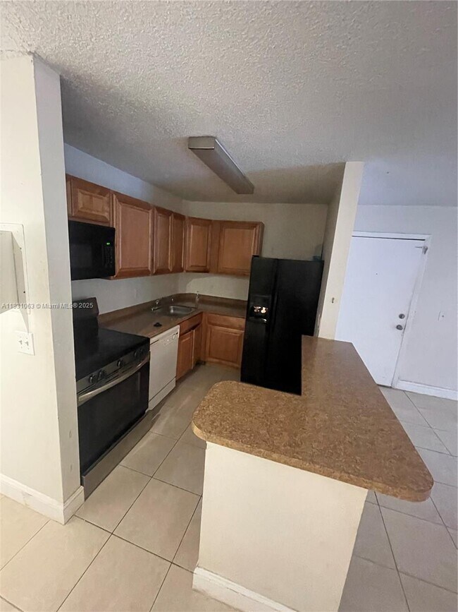 10773 Cleary Blvd in Plantation, FL - Building Photo - Building Photo