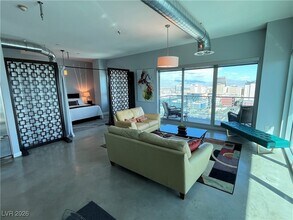 200 Hoover Ave, Unit 2009 in Las Vegas, NV - Building Photo - Building Photo