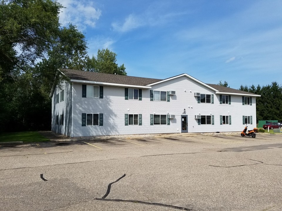 University Lake Apartments in Stevens Point, WI - Building Photo