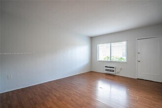 7315 Harding Ave in Miami Beach, FL - Building Photo - Building Photo