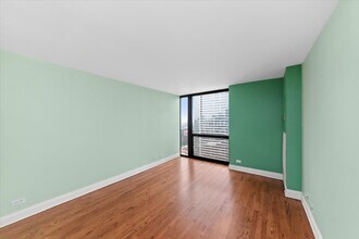 1122 N Clark St, Unit 2706 in Chicago, IL - Foto de edificio - Building Photo