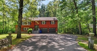198 Carlisle Rd in Bedford, MA - Building Photo