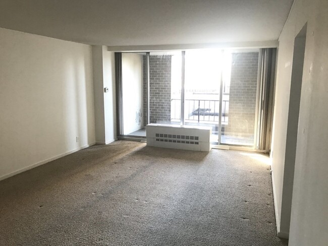 77 Pond Ave, Unit 203 in Brookline, MA - Building Photo - Building Photo