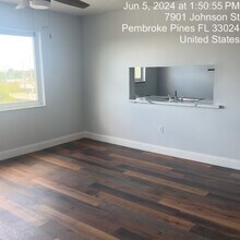 7901 Johnson St in Pembroke Pines, FL - Foto de edificio - Building Photo