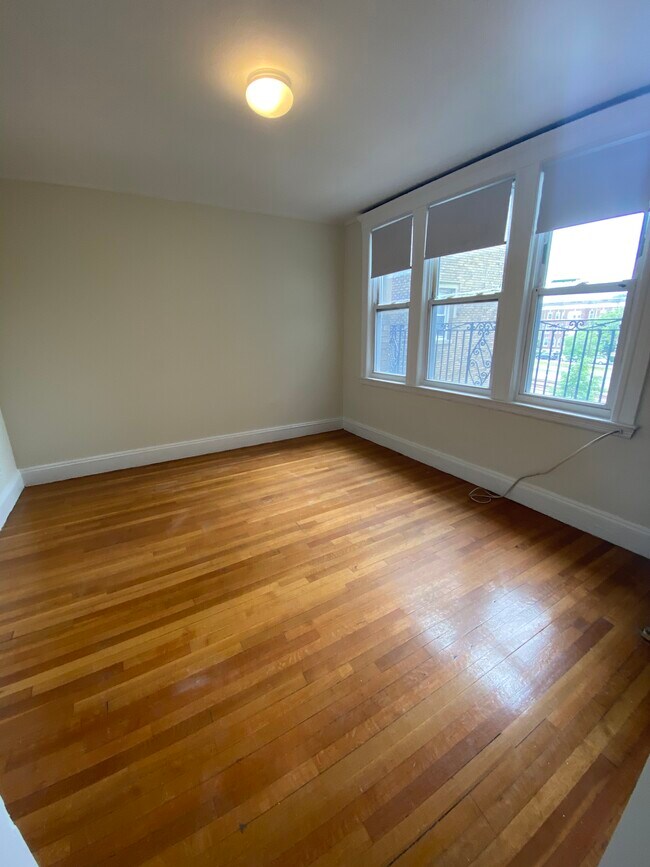 1637 Commonwealth Ave, Unit 10 in Boston, MA - Building Photo - Building Photo