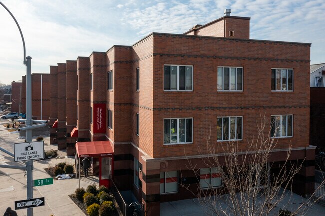 5804 Main St in Flushing, NY - Building Photo - Building Photo