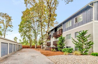 Parker Apartments in Beaverton, OR - Foto de edificio - Building Photo