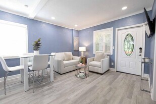 420 Avenida Alegre, Unit 4 in West Palm Beach, FL - Building Photo