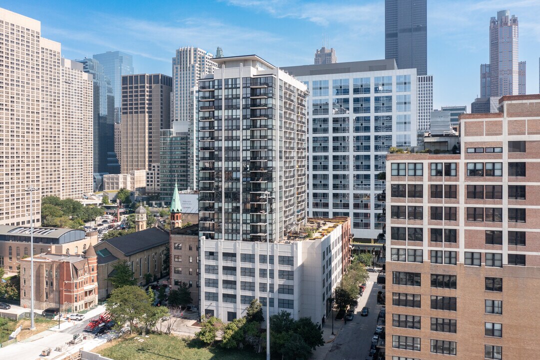 The Edge Lofts and Tower in Chicago, IL - Building Photo