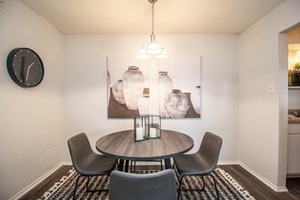 Vanderbilt in Clute, TX - Building Photo - Building Photo