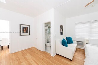 545 Michigan Ave in Miami Beach, FL - Building Photo - Building Photo