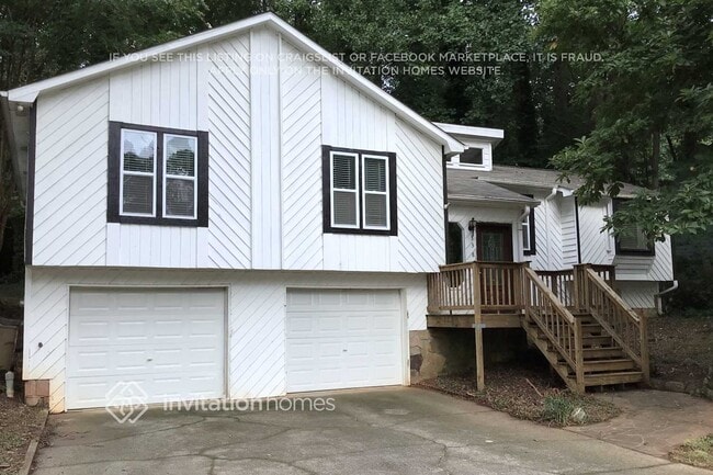 property at 3381 Chastain Crossing NE