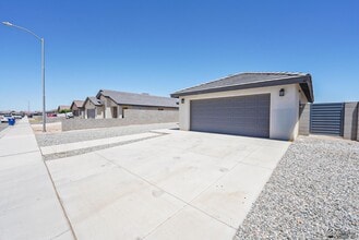 8716 E 40th Pl in Yuma, AZ - Building Photo - Building Photo