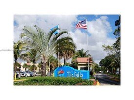 13823 SW 90th Ave in Miami, FL - Building Photo