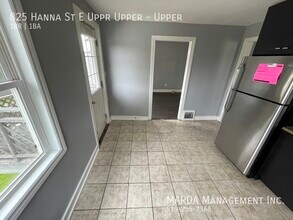825 Hanna St E in Windsor, ON - Building Photo - Building Photo