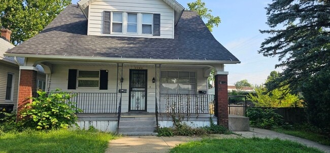 property at 1105 W Jefferson Blvd