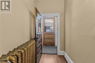 102 Herkimer St in Hamilton, ON - Building Photo - Building Photo