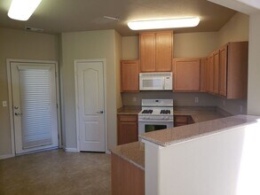 17000 Wedge Pkwy in Reno, NV - Building Photo - Building Photo