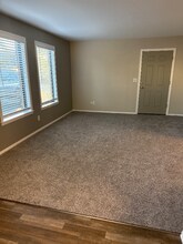 616 S Mt Carmel St in Wichita, KS - Building Photo - Building Photo