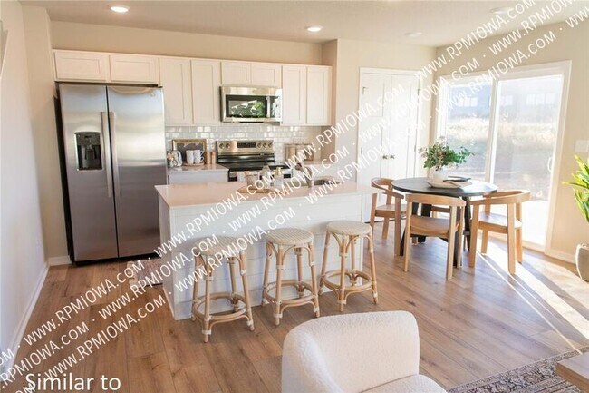 1115 Sunflower Ln in Pella, IA - Building Photo - Building Photo