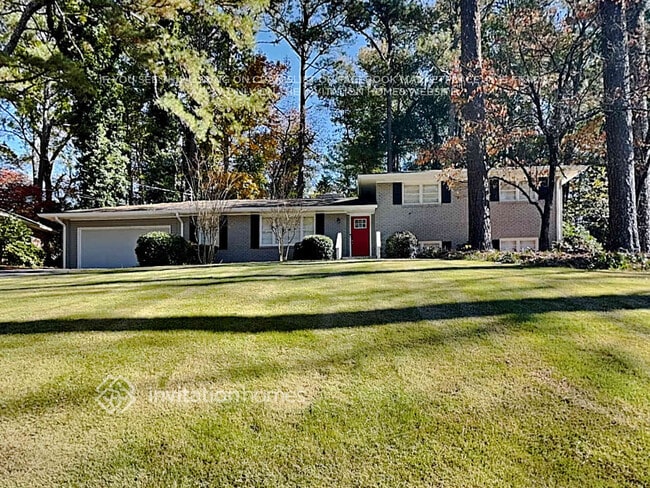 property at 2175 Zelda Dr NE