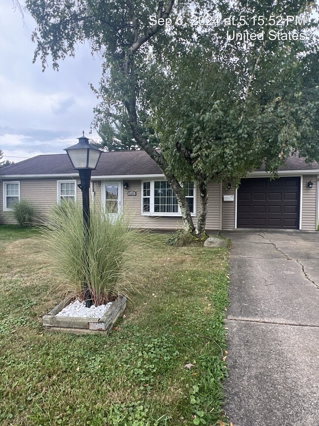 property at 5127 W Elmwood Ave