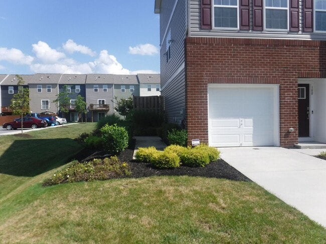 188 Drexel Ct in Martinsburg, WV - Building Photo - Building Photo