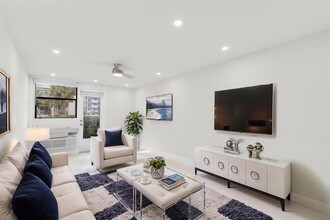 2771 Riverside Dr in Coral Springs, FL - Building Photo - Building Photo