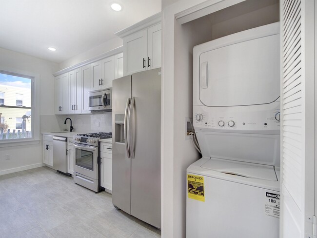 218 49th St in Union City, NJ - Building Photo - Building Photo