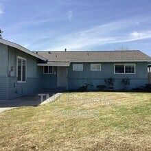 8724 Halverson Dr in Elk Grove, CA - Building Photo - Building Photo