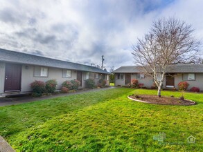 The Harmony Apartments in Beaverton, OR - Building Photo - Interior Photo