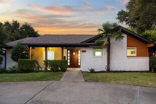 10922 Ferndale Rd in Dallas, TX - Building Photo