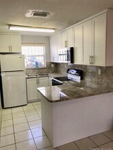 6690 SW 12th St in West Miami, FL - Building Photo - Building Photo