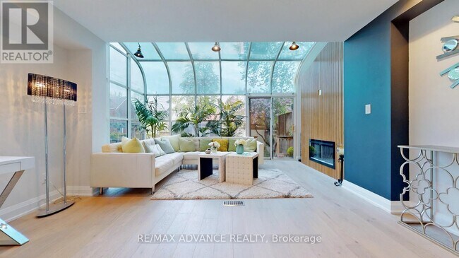 108 Eaton Ave in Toronto, ON - Building Photo - Building Photo